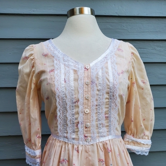 Vintage 70s Handmade Cottagecore Prairie Peach Pink Floral Lace Midi Dress Sm - Picture 2 of 8